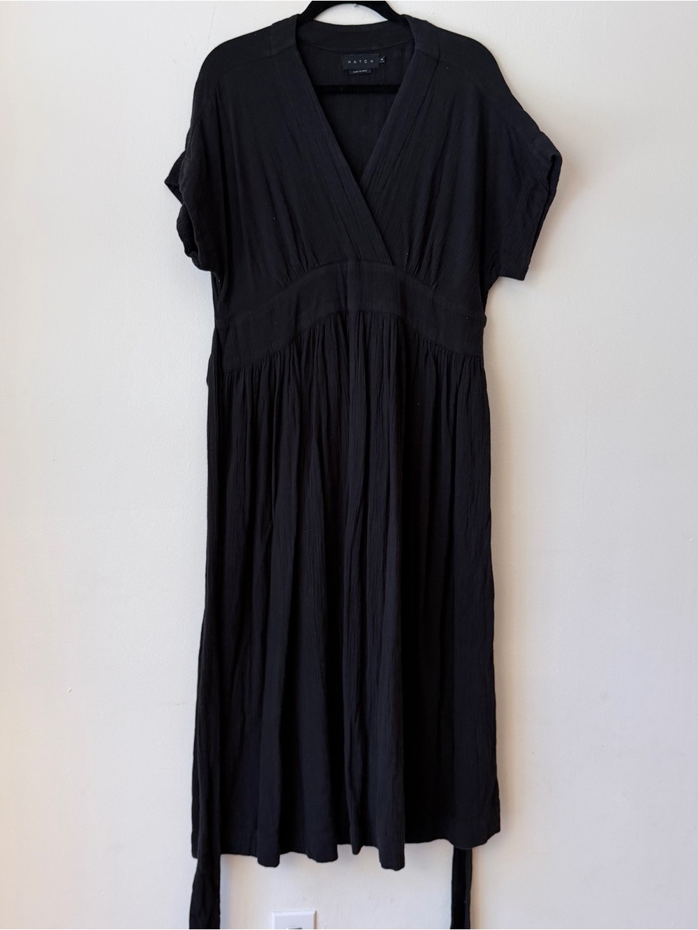 Hatch Black V-Neck Gathered Midi Dress Size 3